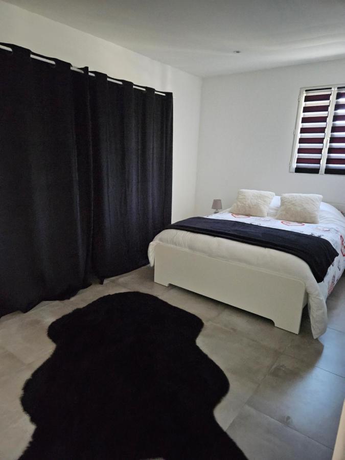 Bas De Villa Au Calme Marseille Bagian luar foto